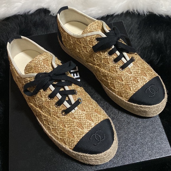 Chanel shoes - Picture 4 of 13